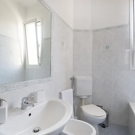 Ur-Nest Alberti
